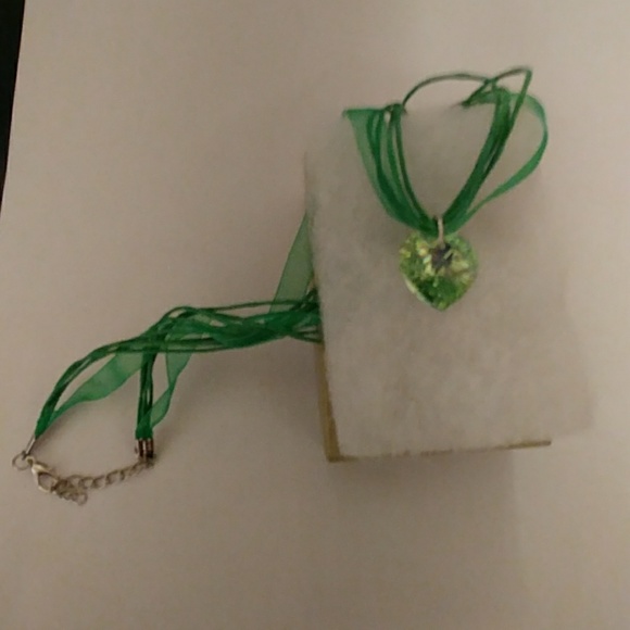 Kelly Green Crystal Heart Necklace - Picture 5 of 8